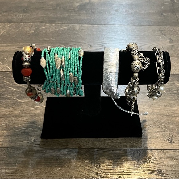 Lot of 5 Fashion‎ Jewelry Bracelets - Picture 1 of 16